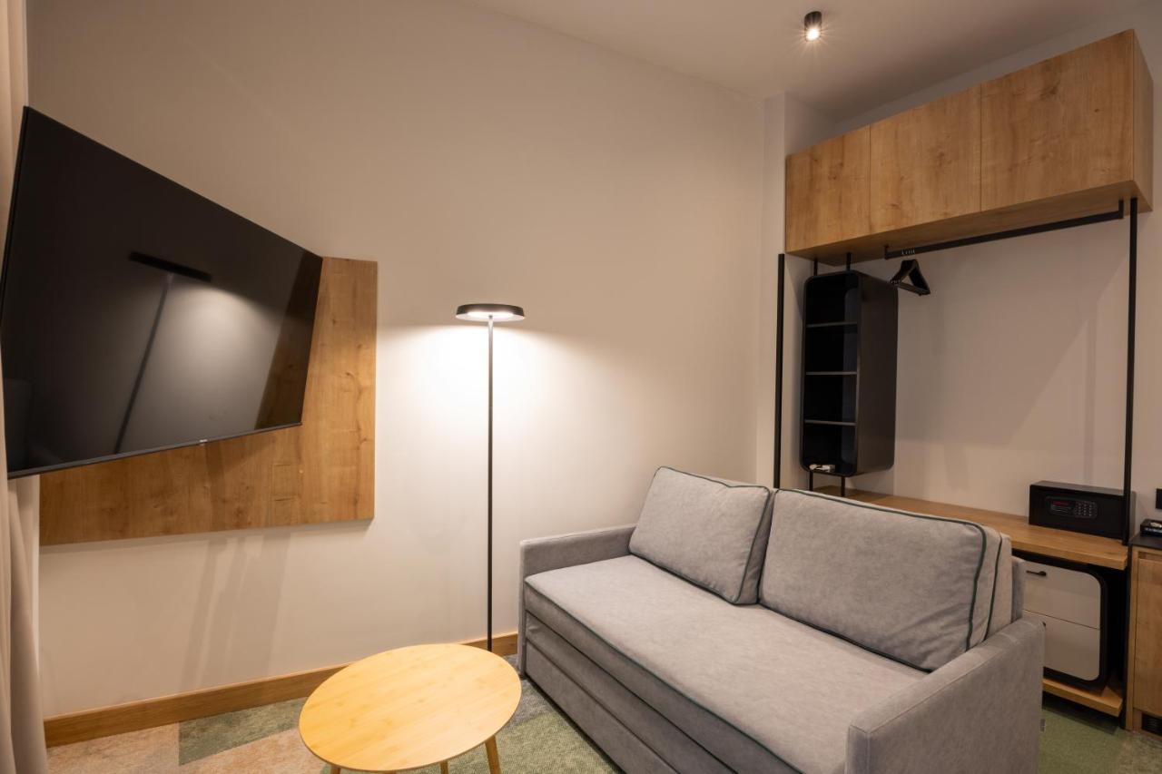 Hop Inn Rooms & Suites Belgrado Exterior foto