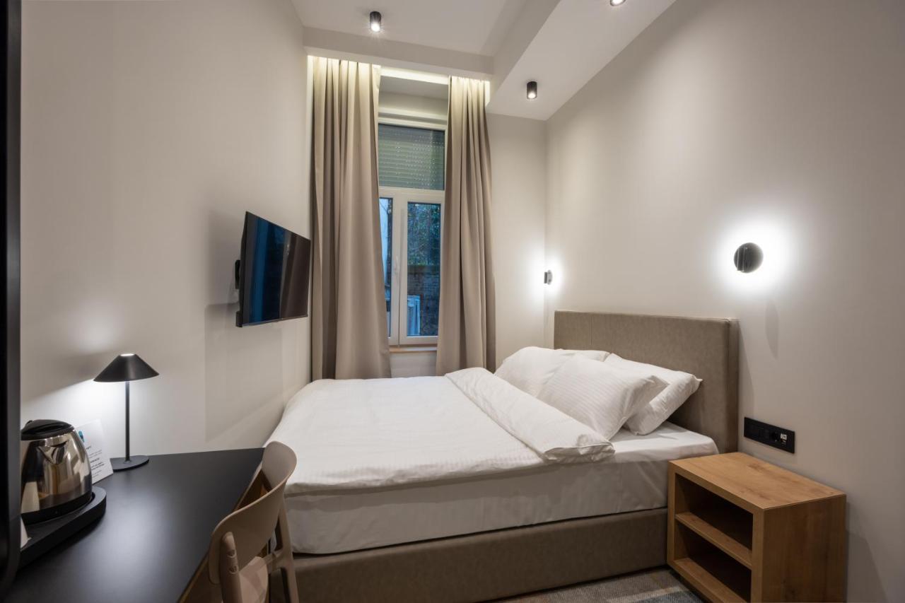 Hop Inn Rooms & Suites Belgrado Exterior foto