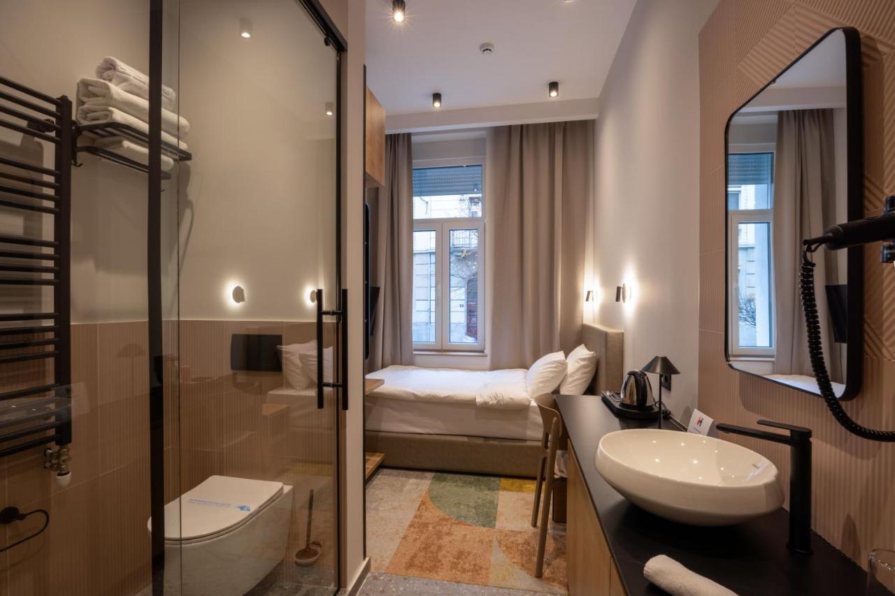 Hop Inn Rooms & Suites Belgrado Exterior foto