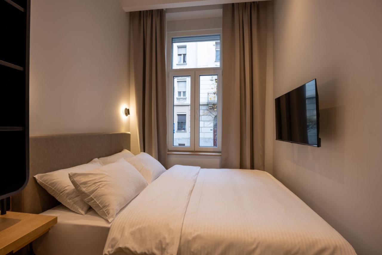 Hop Inn Rooms & Suites Belgrado Exterior foto