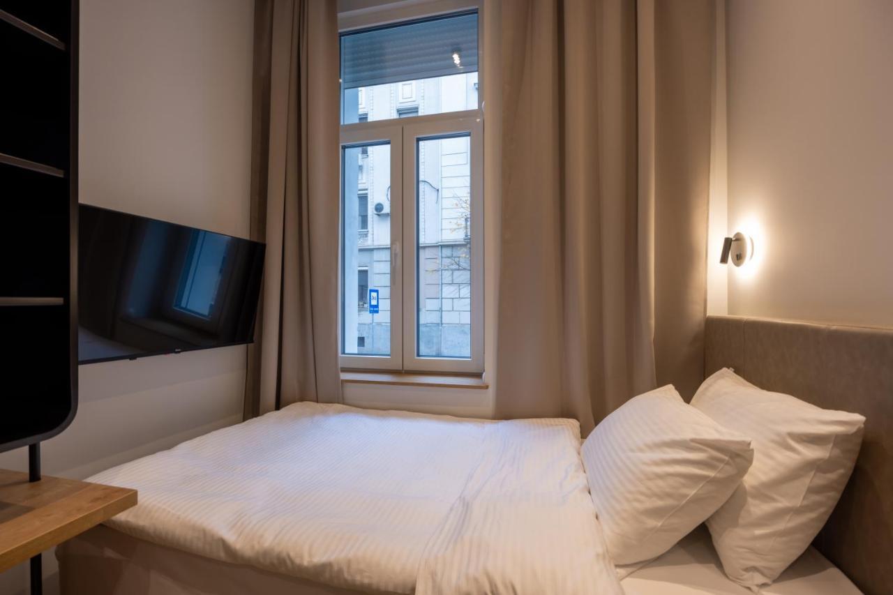 Hop Inn Rooms & Suites Belgrado Exterior foto