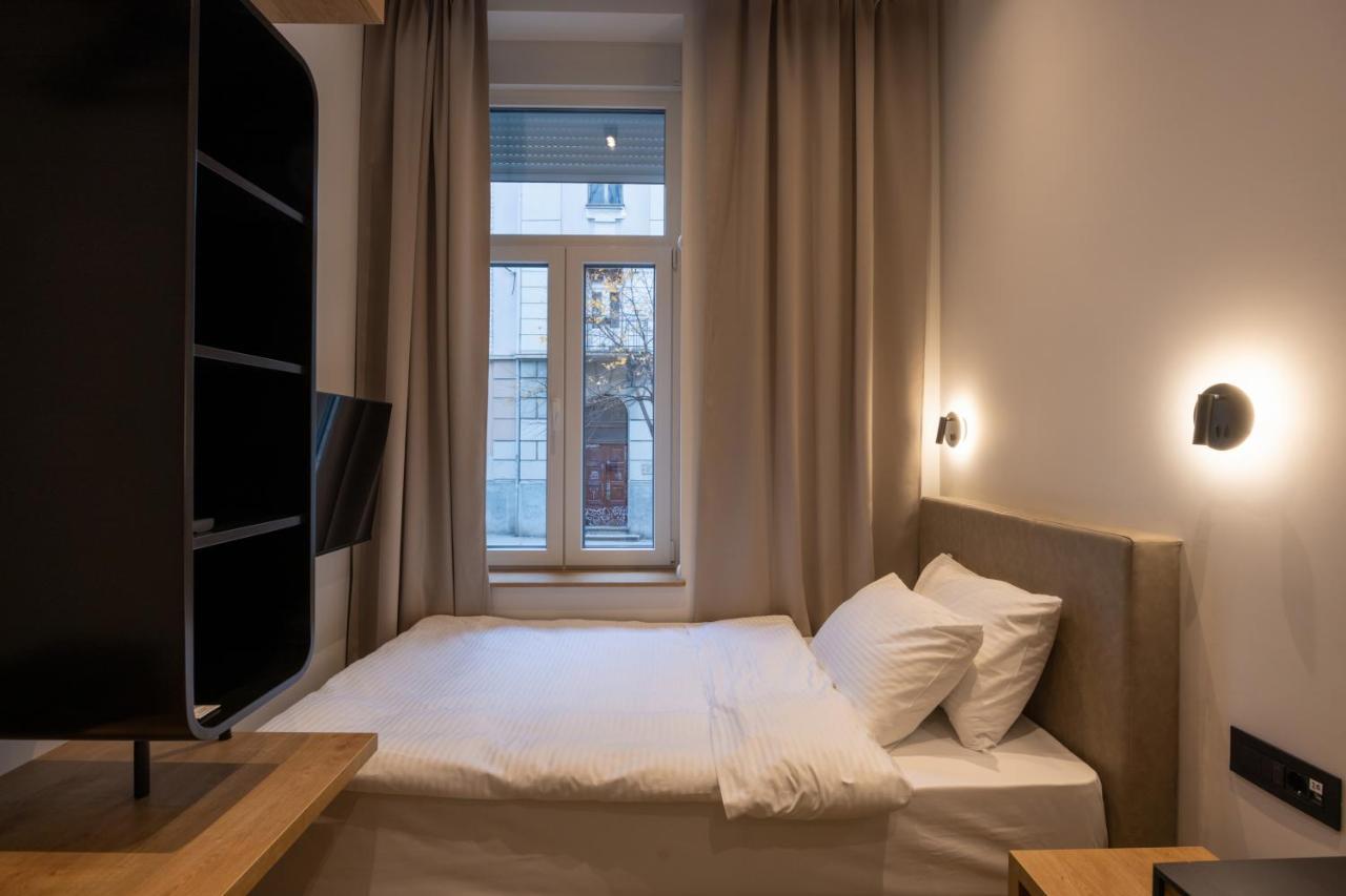 Hop Inn Rooms & Suites Belgrado Exterior foto